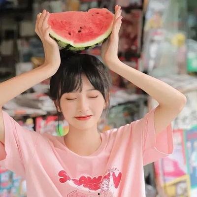 娱乐吃瓜头像女生,揭秘娱乐圈美女吃瓜头像背后的故事