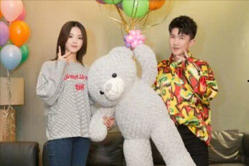 娱乐圈的吃瓜现场,揭秘最新“吃瓜”现场！