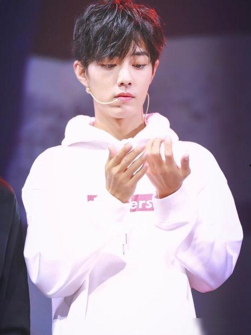 娱乐圈吃瓜爆料肖战,娱乐圈风云再起，吃瓜爆料揭秘背后真相