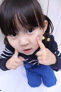 娱乐吃瓜酱小孩唱歌,娱乐吃瓜酱小孩惊艳献唱，萌态可掬引网友热议