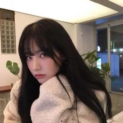 娱乐吃瓜酱主动的女生,主动出击，她如何成为恋爱场上的焦点？