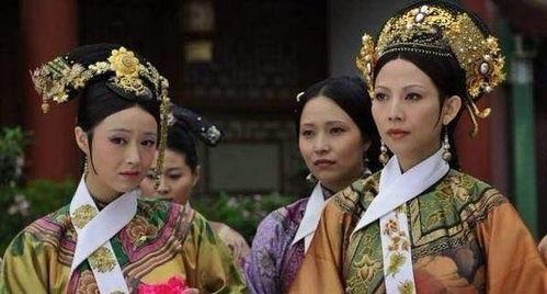 皇后穿越现世娱乐圈吃瓜,穿越皇后在现代娱乐圈的吃瓜日常